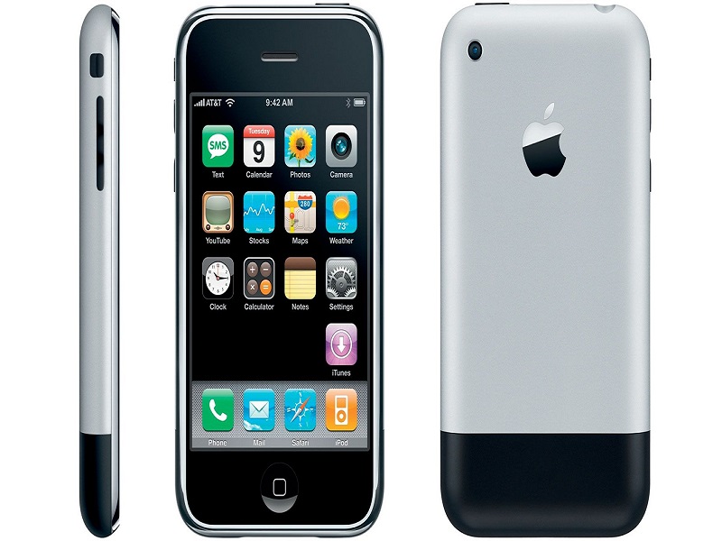 The Game-Changing iPhone (2007)